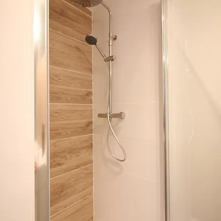 Bel T3 Renove Avec Wi-fi A 400m Des Thermes De La Bourboule, Capacite 4 Personnes - Fr-1-608-261 *