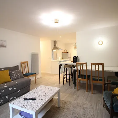 Bel T3 Renove Avec Wi-fi A 400m Des Thermes De La Bourboule, Capacite 4 Personnes - Fr-1-608-261 * La Bourboule
